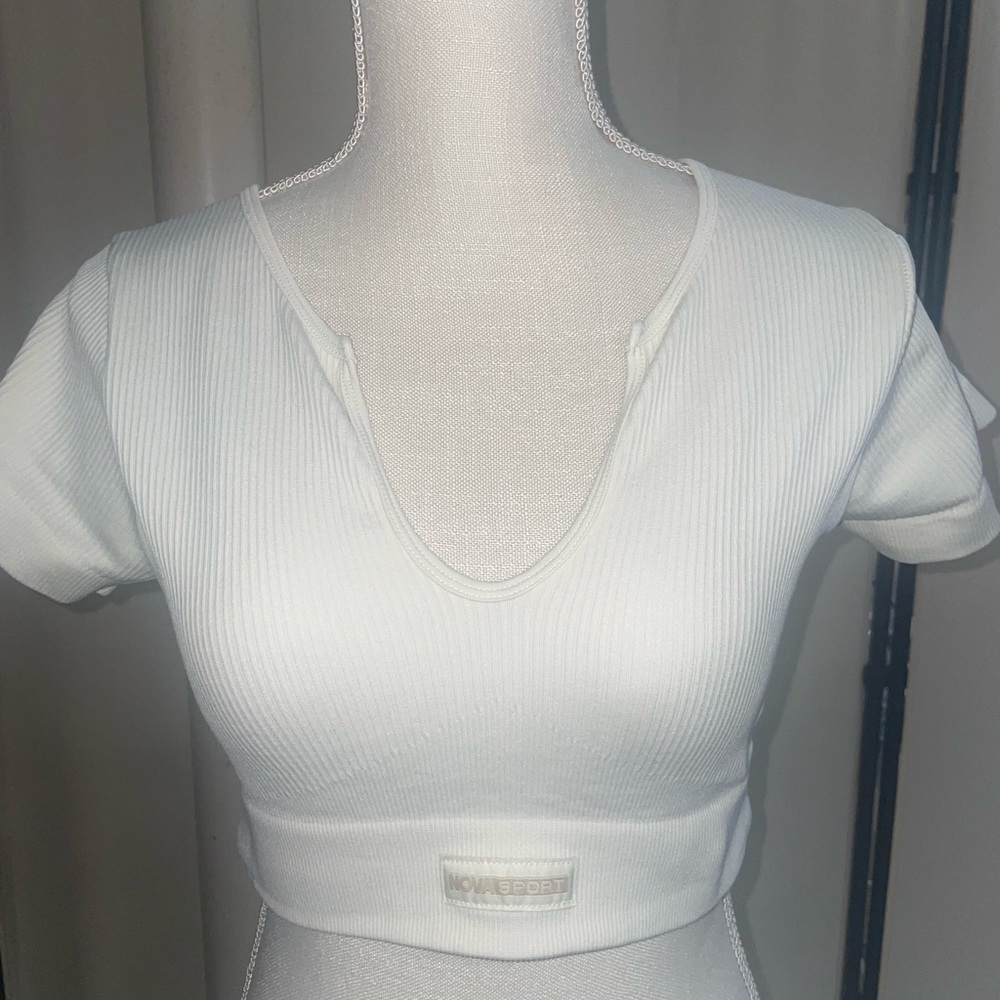 Fighter Ribbed Active Crop Top In Infinity Seamless - Cream